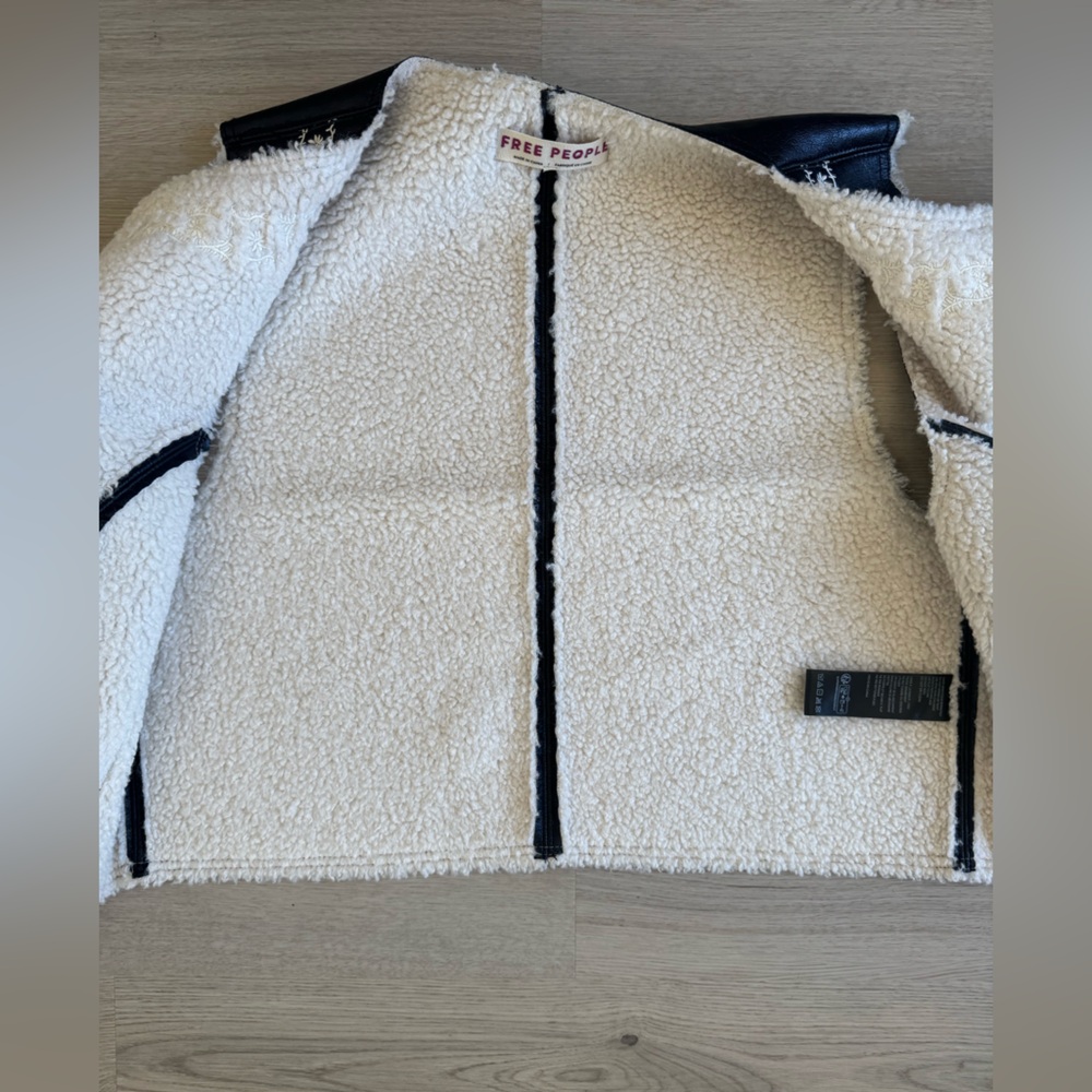 Free People Vegan Leather Embroidered Sherpa Vest Black Ivory Cream size Large - Picture 10 of 14